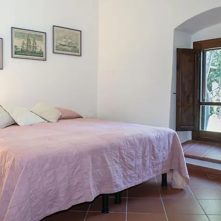 Holiday home With Large Swimming Pool
